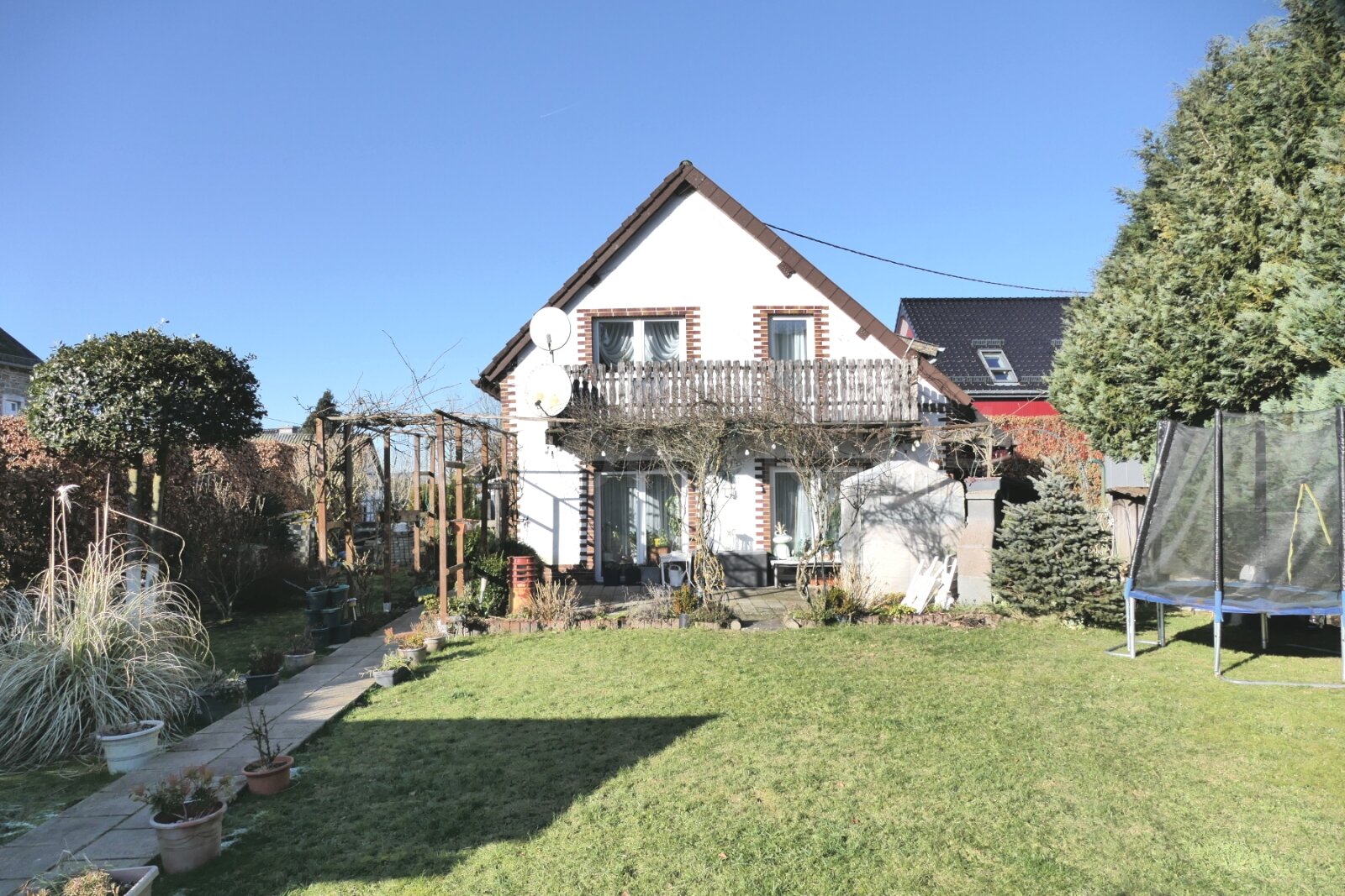 HAUS - ANSICHT HAUS - ANSICHT