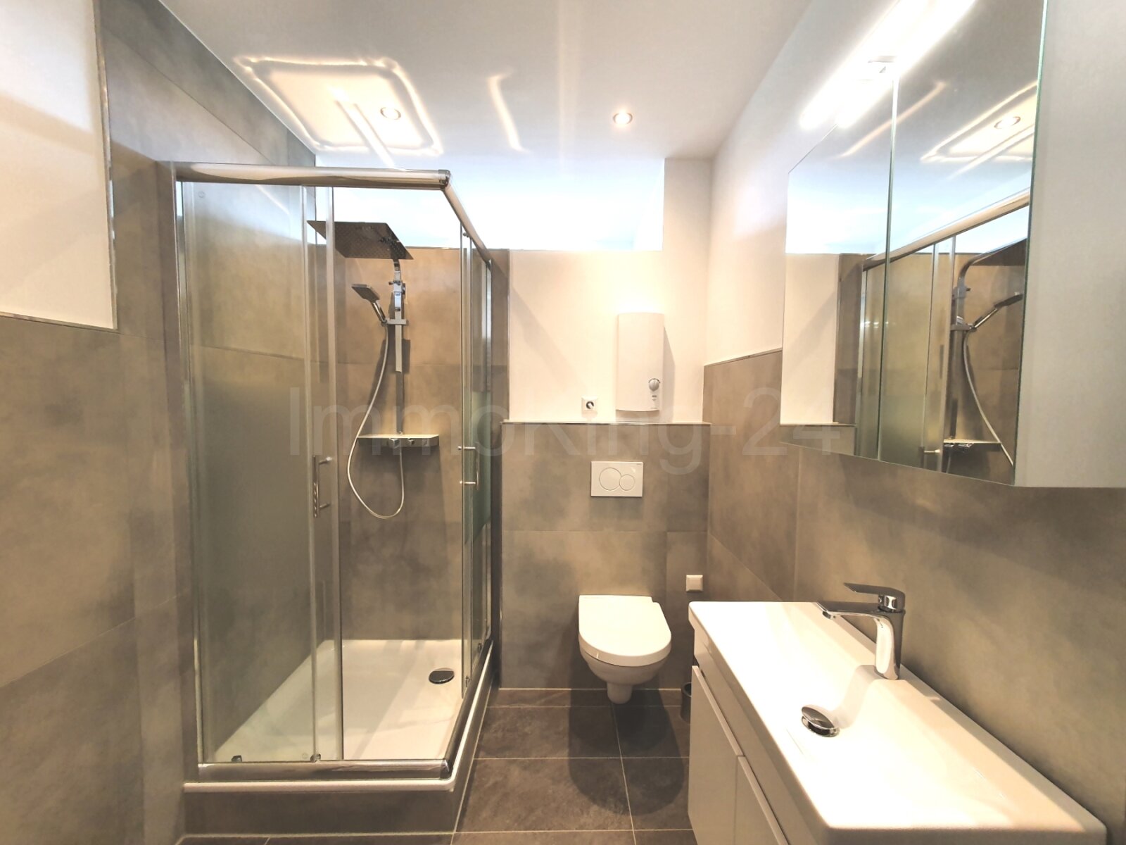 BADEZIMMER BADEZIMMER