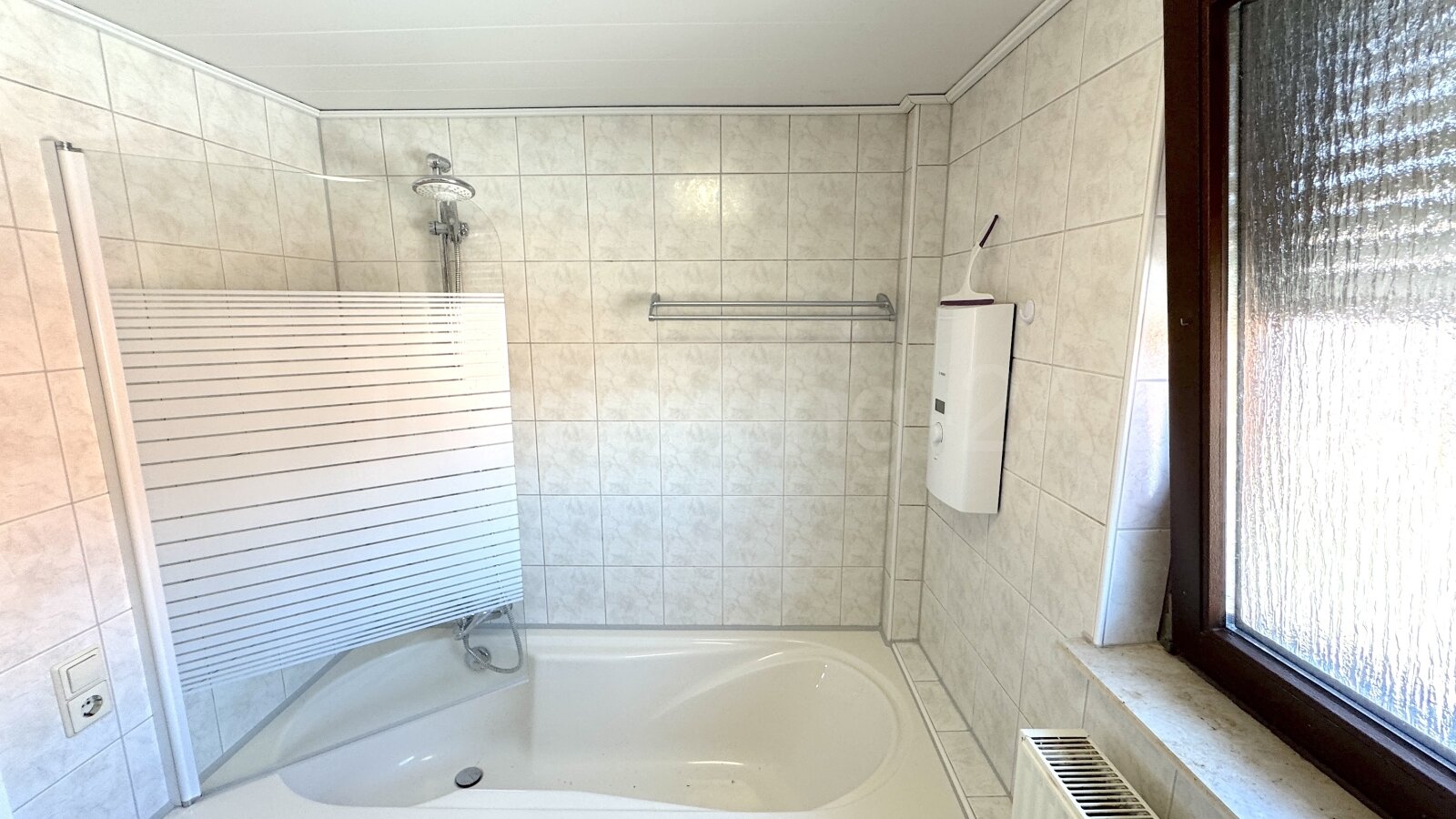 BADEZIMMER 2 BADEZIMMER 2