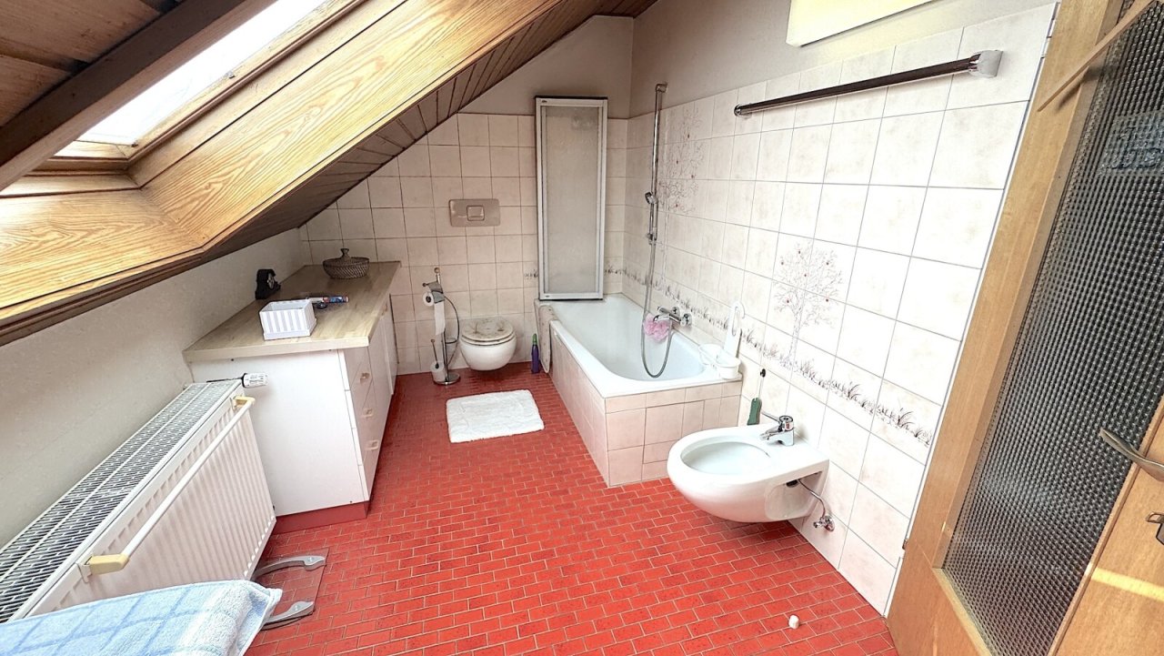BADEZIMMER OBERGESCHOSS HAUS 1