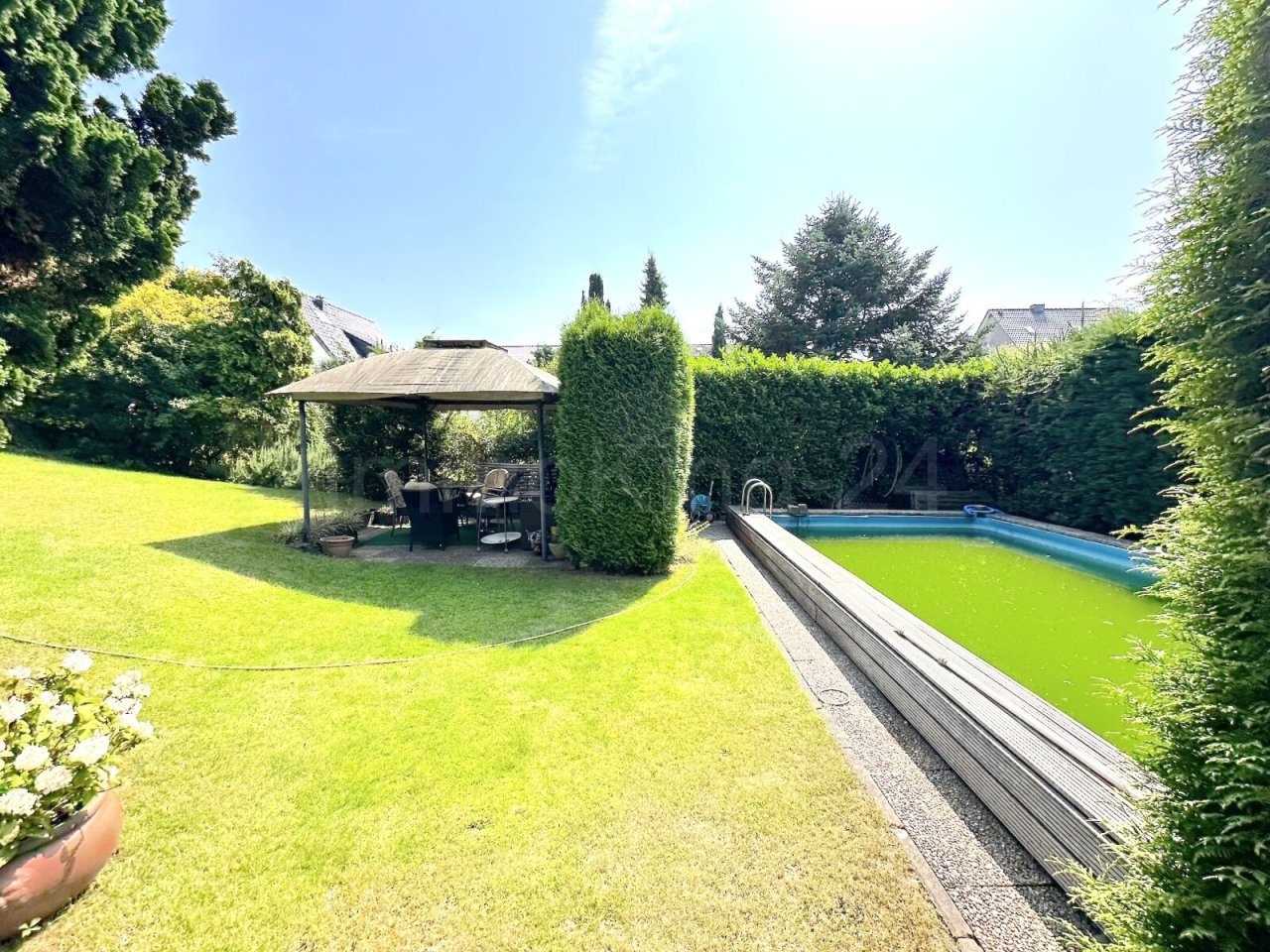 SONNENPAVILLION UND POOL! SONNENPAVILLION UND POOL!