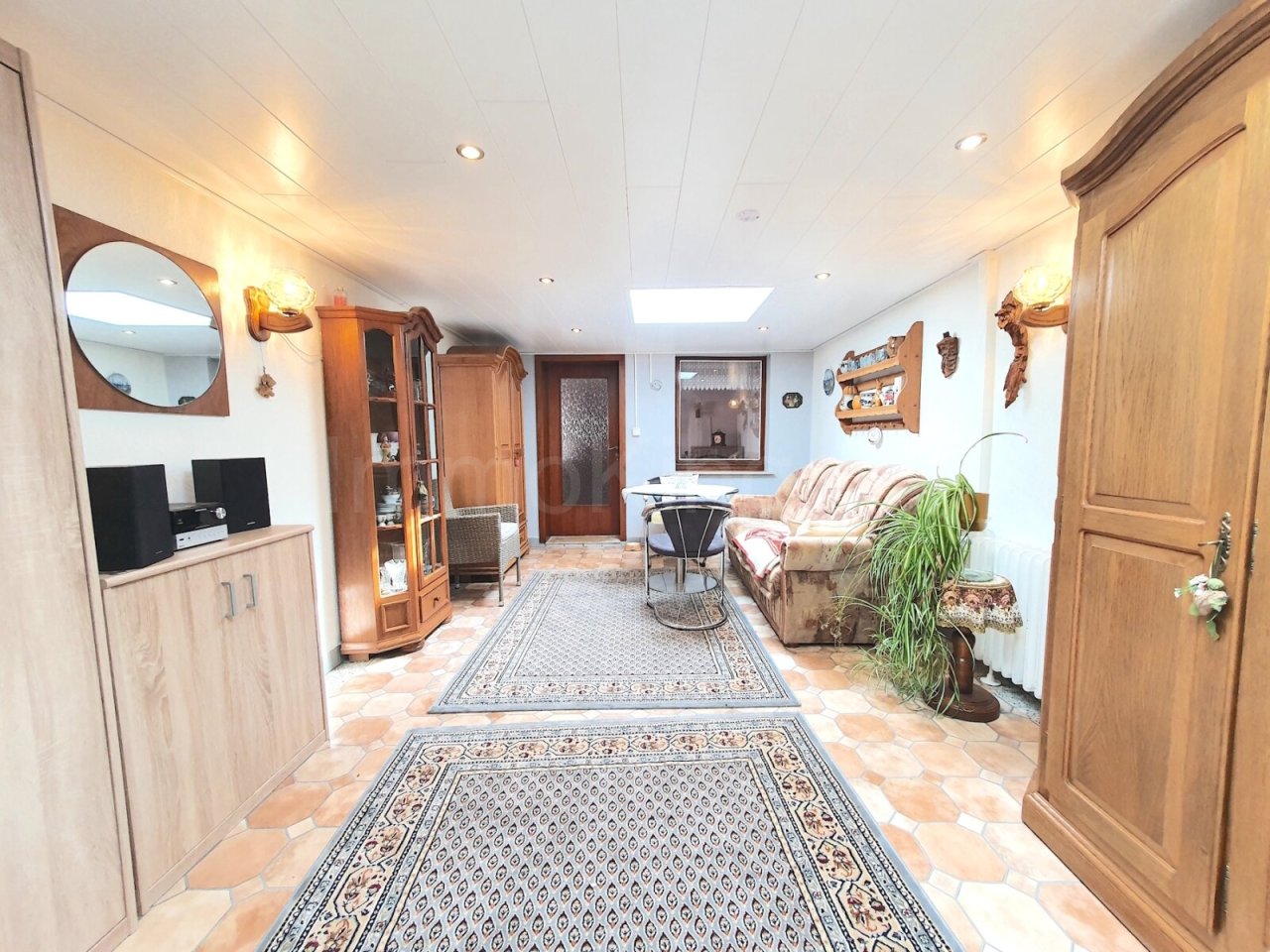 EINGANGSBEREICH / WOHNZIMMER 1 EINGANGSBEREICH / WOHNZIMMER 1