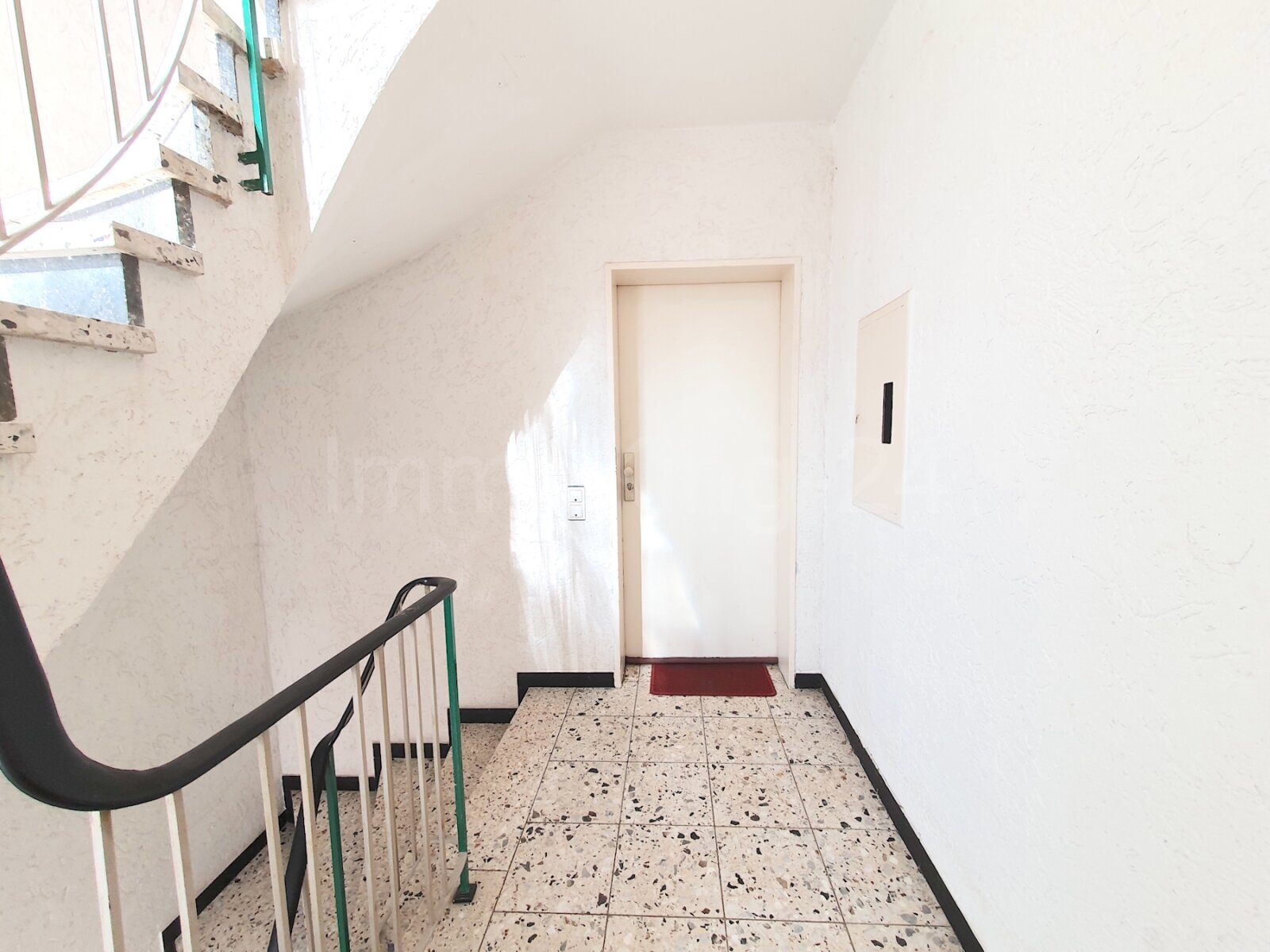 EINGANG WOHNUNG EINGANG WOHNUNG