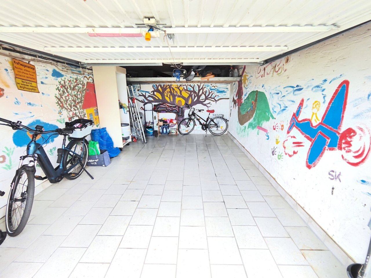 GARAGE