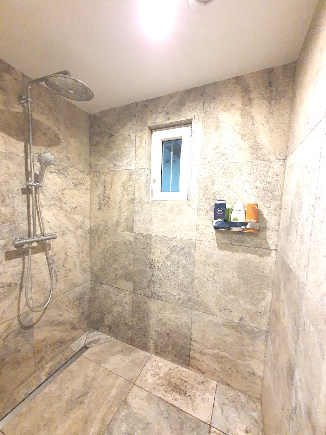 EBENERDIGE REGENDUSCHE! EBENERDIGE REGENDUSCHE!