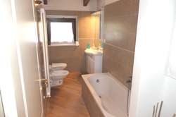 BADEZIMMER OBERGESCHOSS BADEZIMMER OBERGESCHOSS