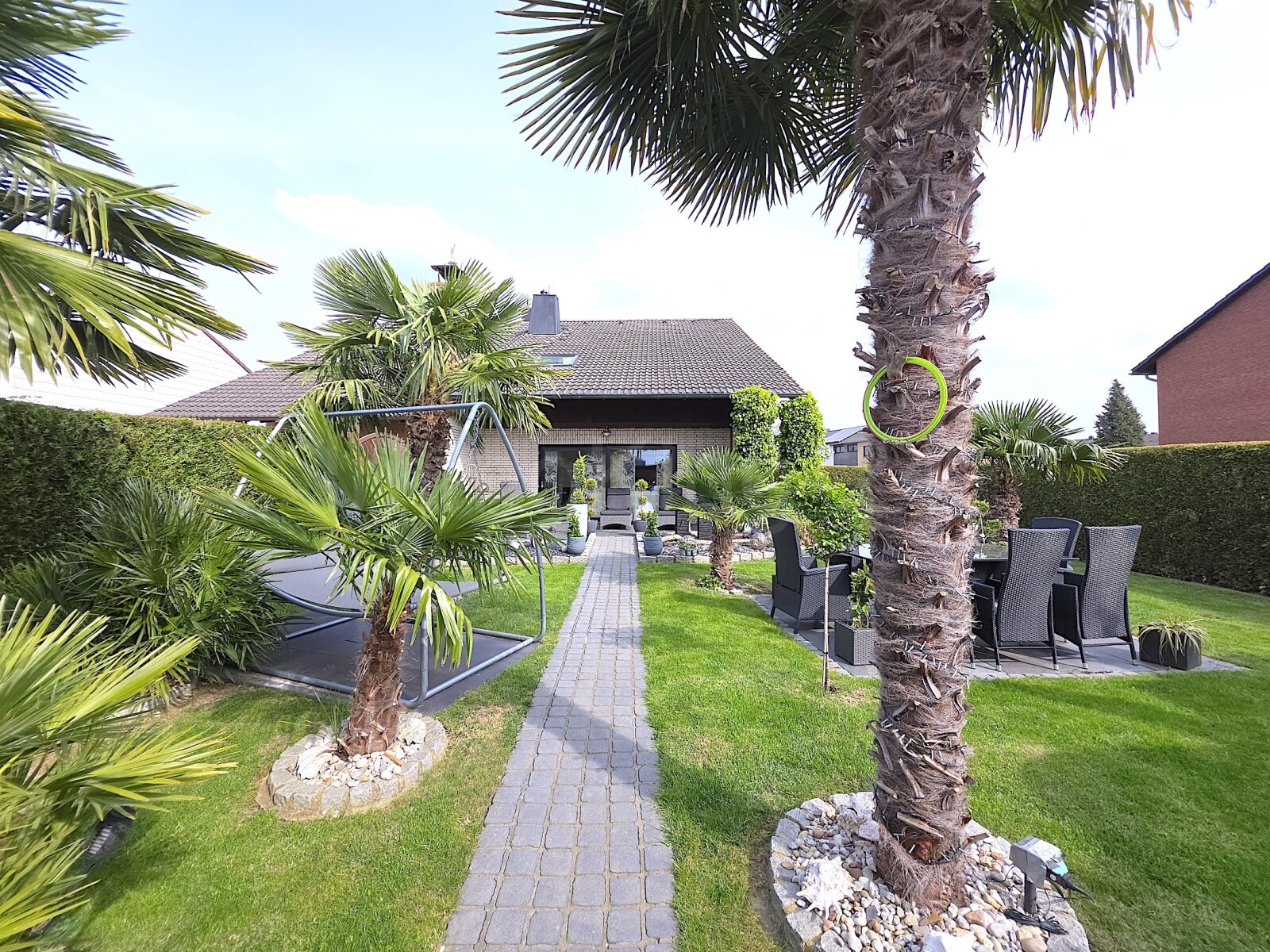 GARTEN UND TERRASSENBEREICH