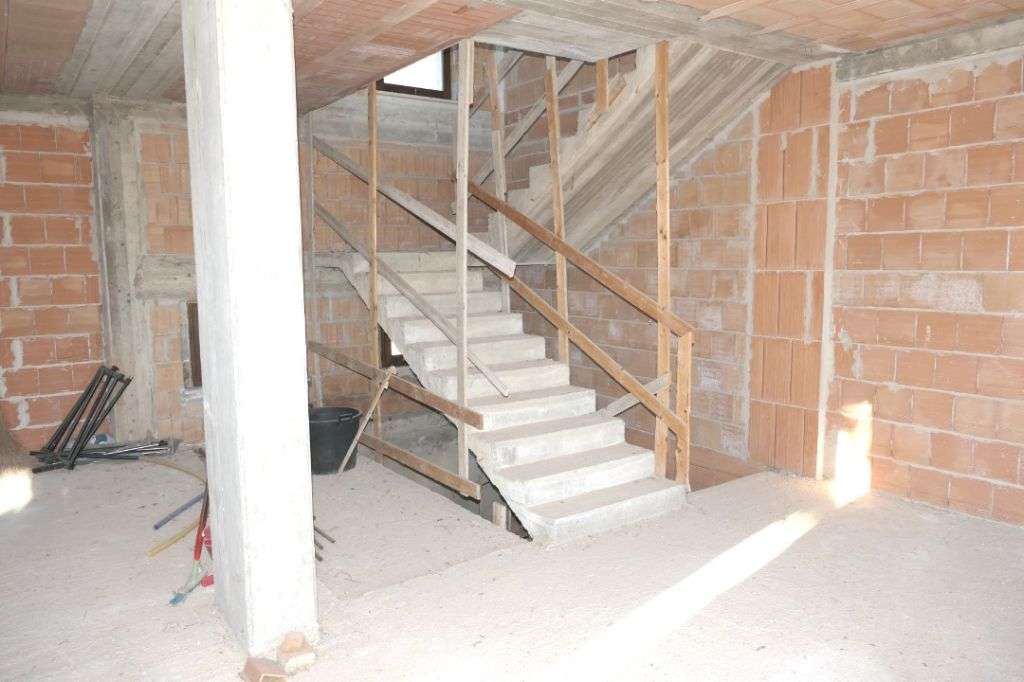 TREPPE ERDGESCHOSS TREPPE ERDGESCHOSS