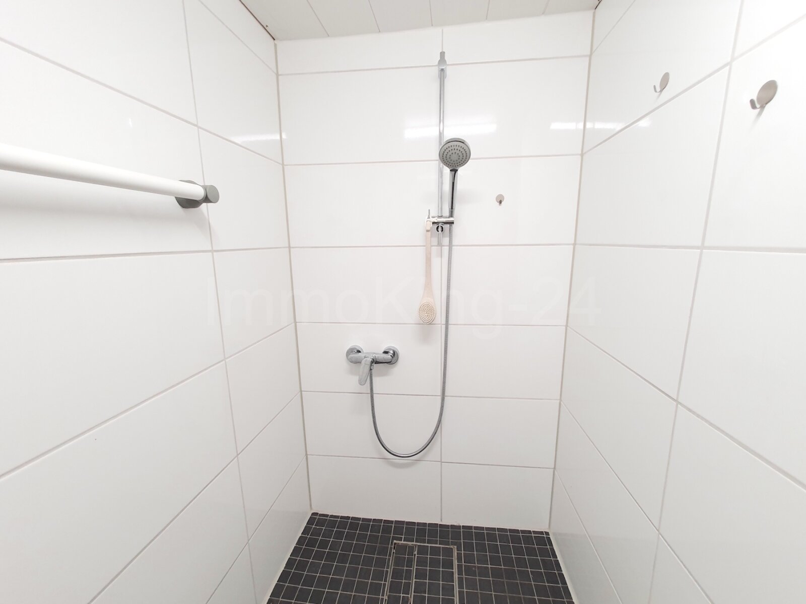 EBENERDIGE DUSCHE!