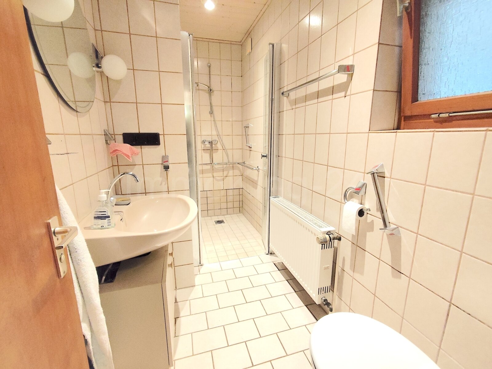 BADEZIMMER BADEZIMMER