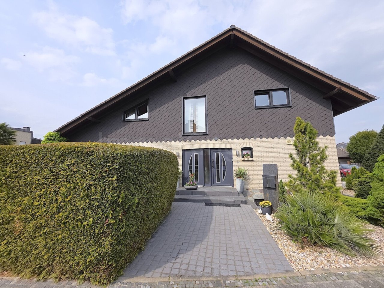 ANSICHT DES HAUSES ANSICHT DES HAUSES
