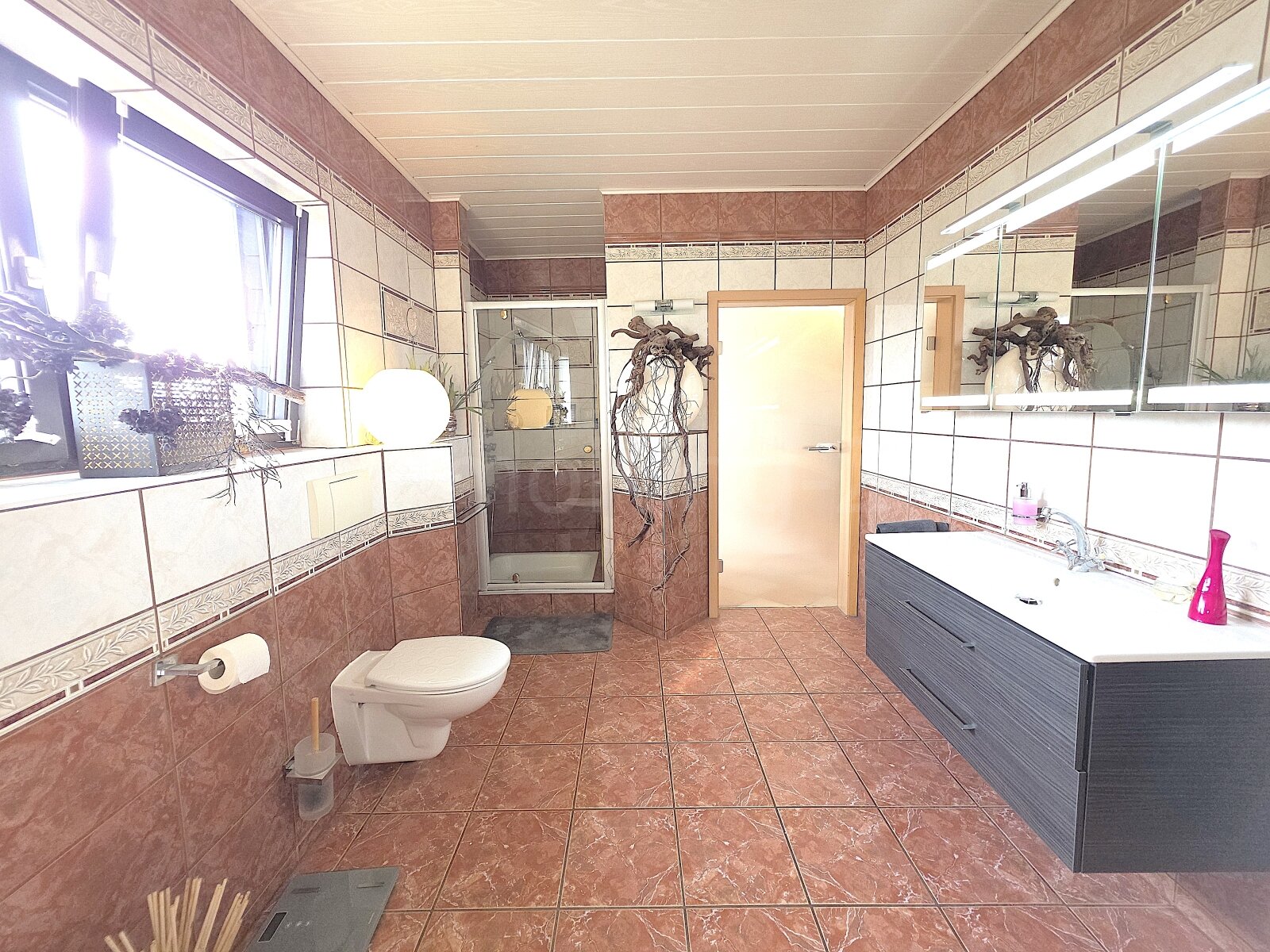 BADEZIMMER ANSICHT 2 BADEZIMMER ANSICHT 2