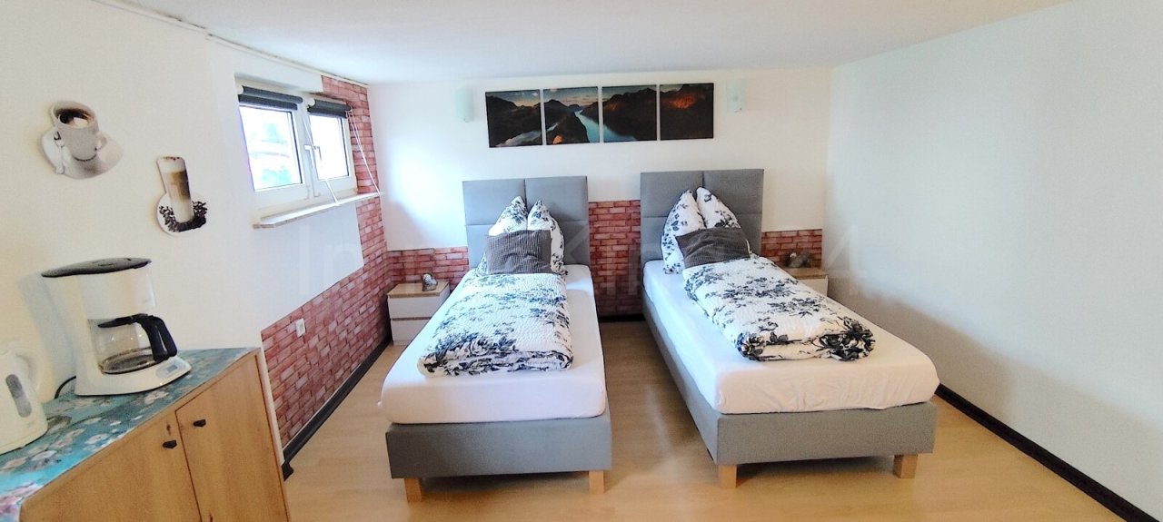 SCHLAFZIMMER 6 EINLIEGERWOHNUNG SCHLAFZIMMER 6 EINLIEGERWOHNUNG