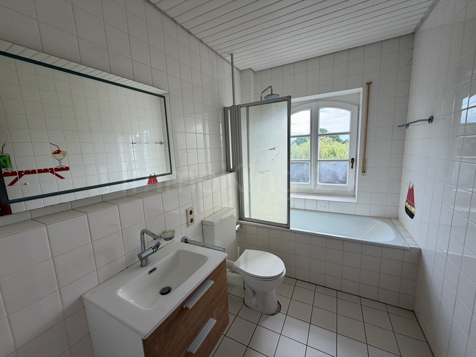 BAD 2 OBERGESCHOSS