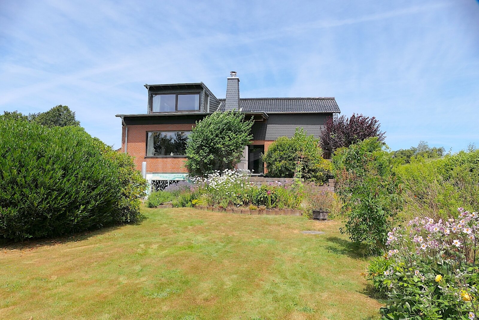 ANSICHT DES HAUSES ANSICHT DES HAUSES