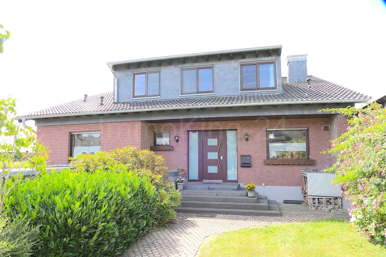 ANSICHT DES HAUSES ANSICHT DES HAUSES