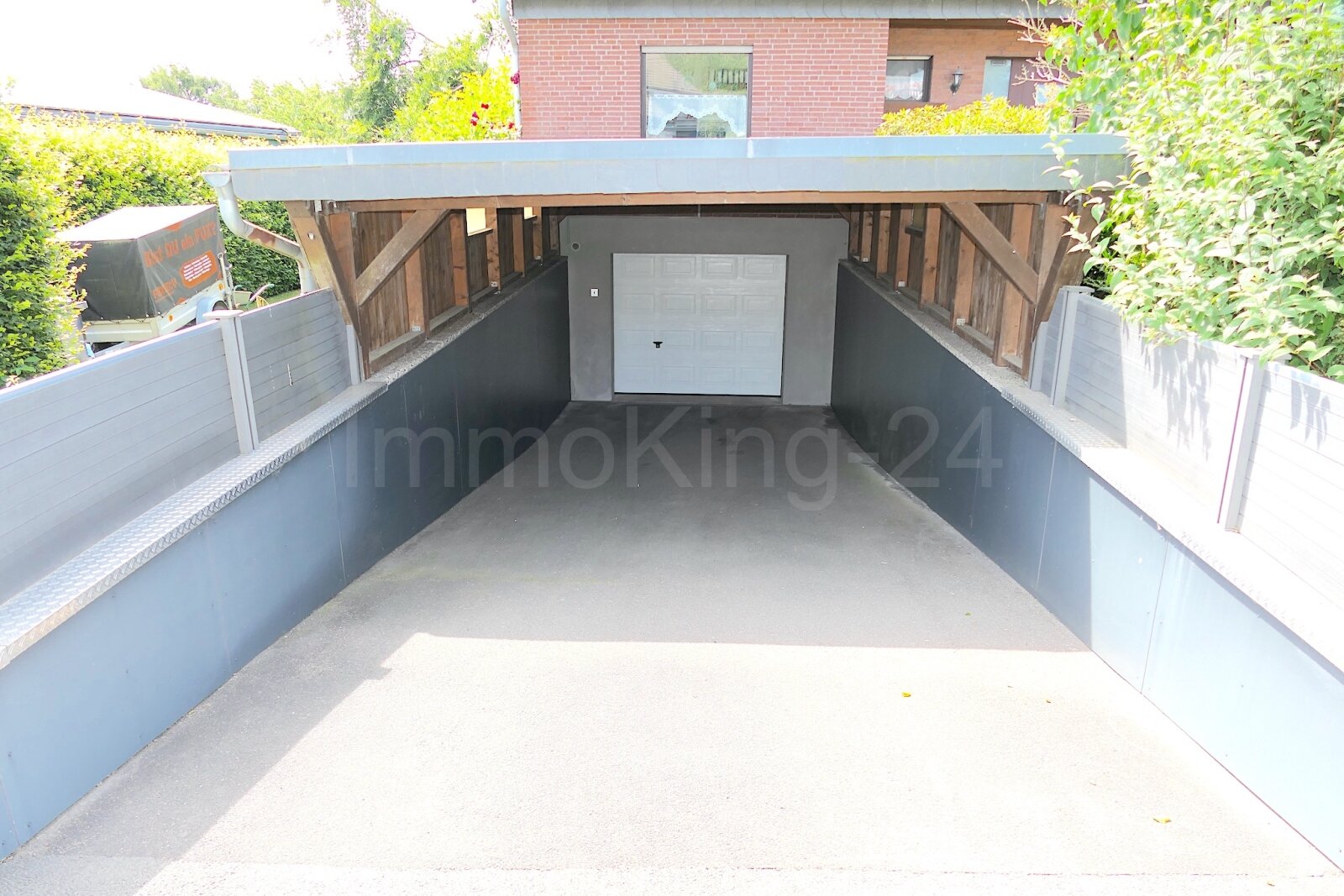 GARAGE UND CARPORT GARAGE UND CARPORT