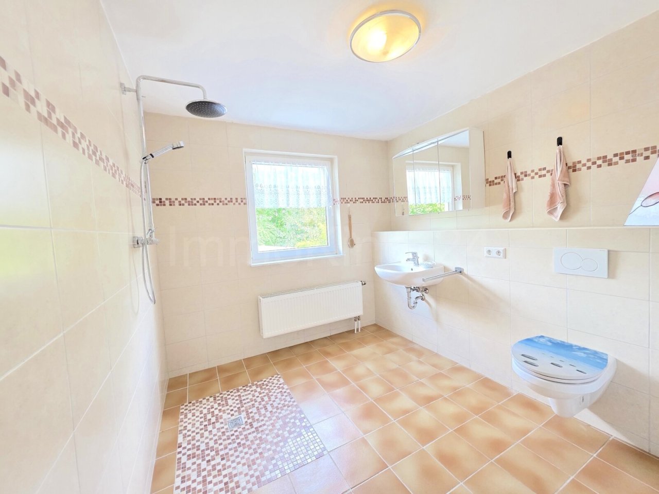 BADEZIMMER 1 BADEZIMMER 1
