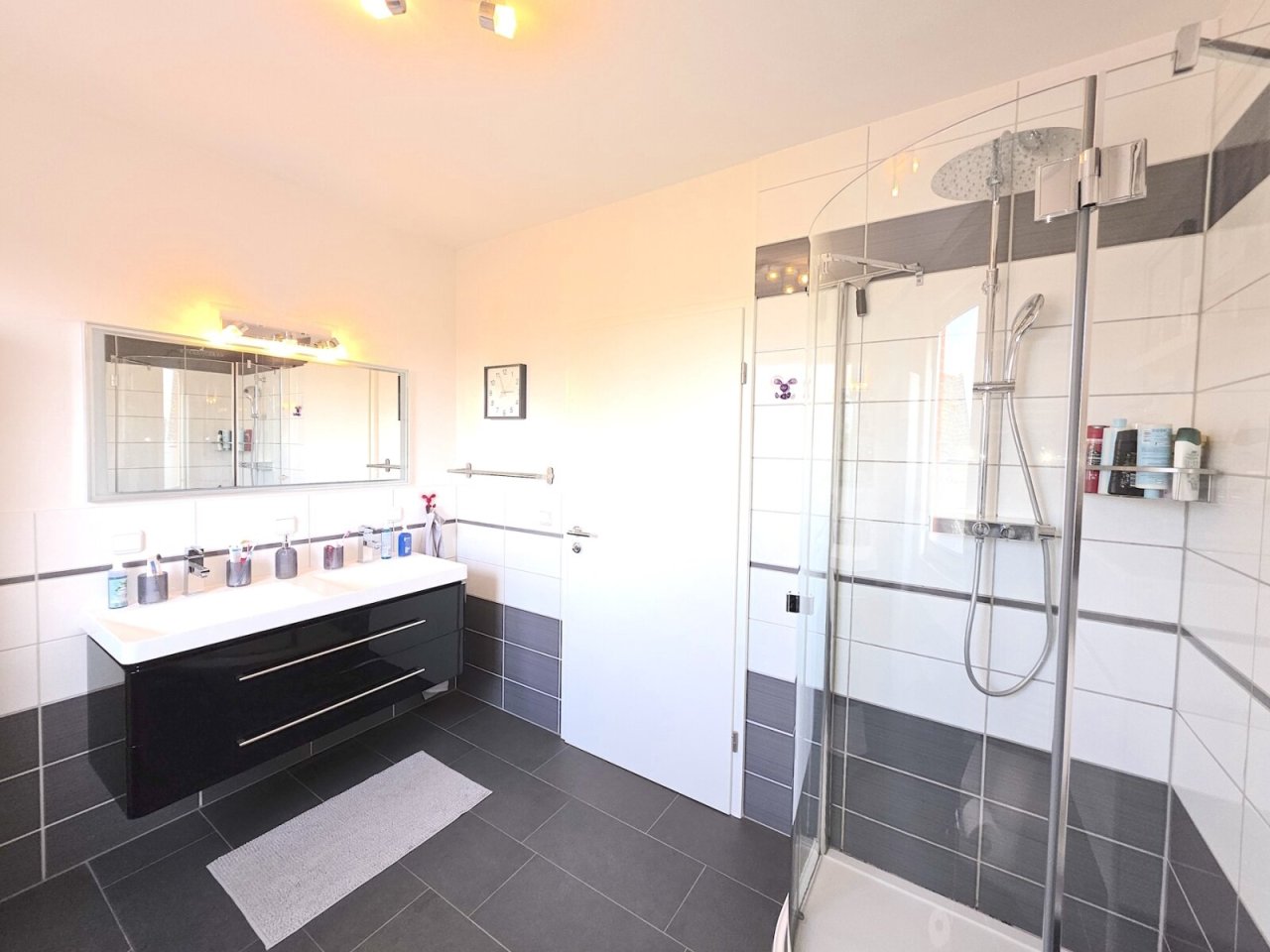 BADEZIMMER BADEZIMMER