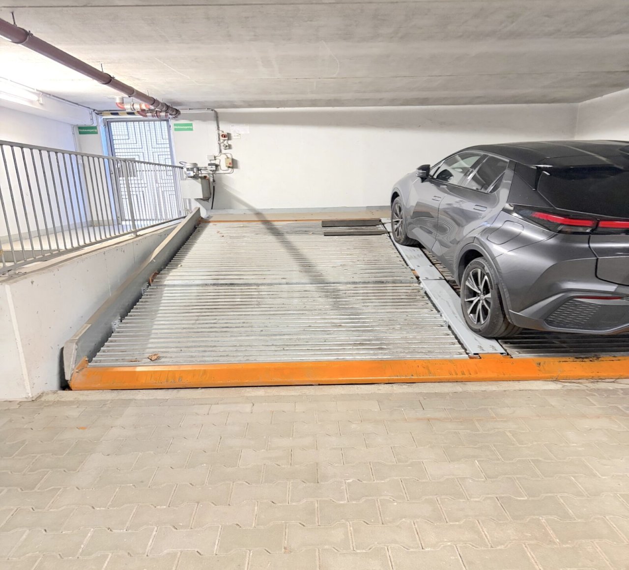 TIEFGARAGENSTELLPLATZ TIEFGARAGENSTELLPLATZ