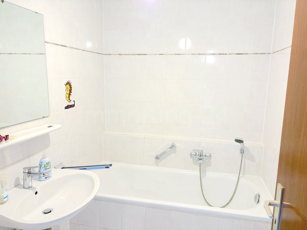 BADEZIMMER BADEZIMMER