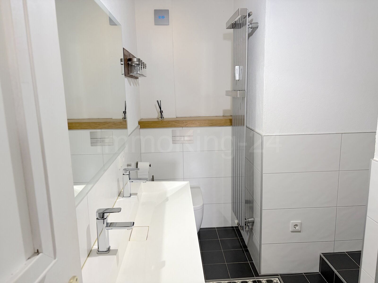 BADEZIMMER DETAILANSICHT 1