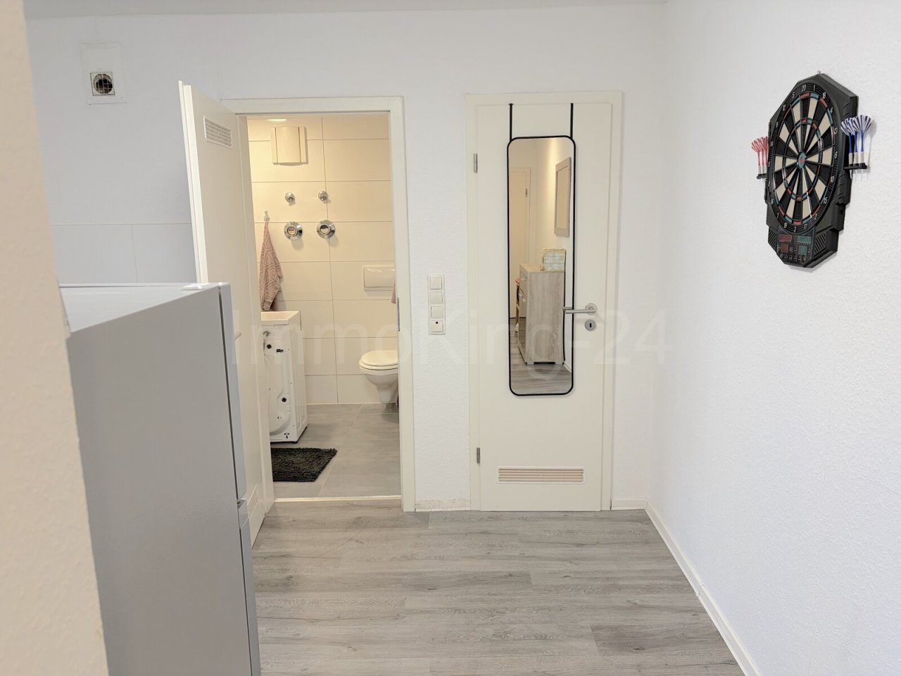 FLURBEREICH DER WOHNUNG FLURBEREICH DER WOHNUNG