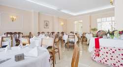 RESTAURANT UND CAFETERIA RESTAURANT UND CAFETERIA